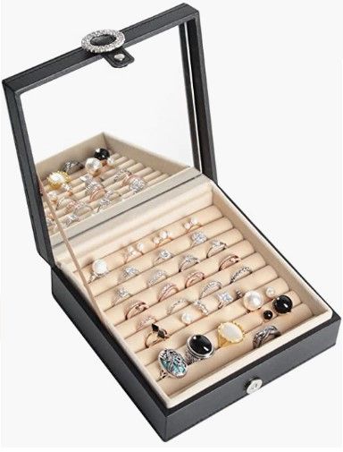 Cubic Buckle Ring Organizer