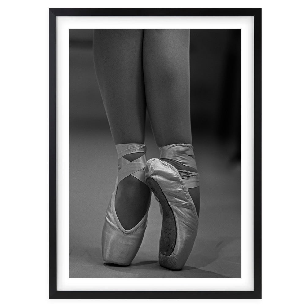 Wall Art's Ballet Dancer Large 105cm x 81cm Framed A1 Art Print