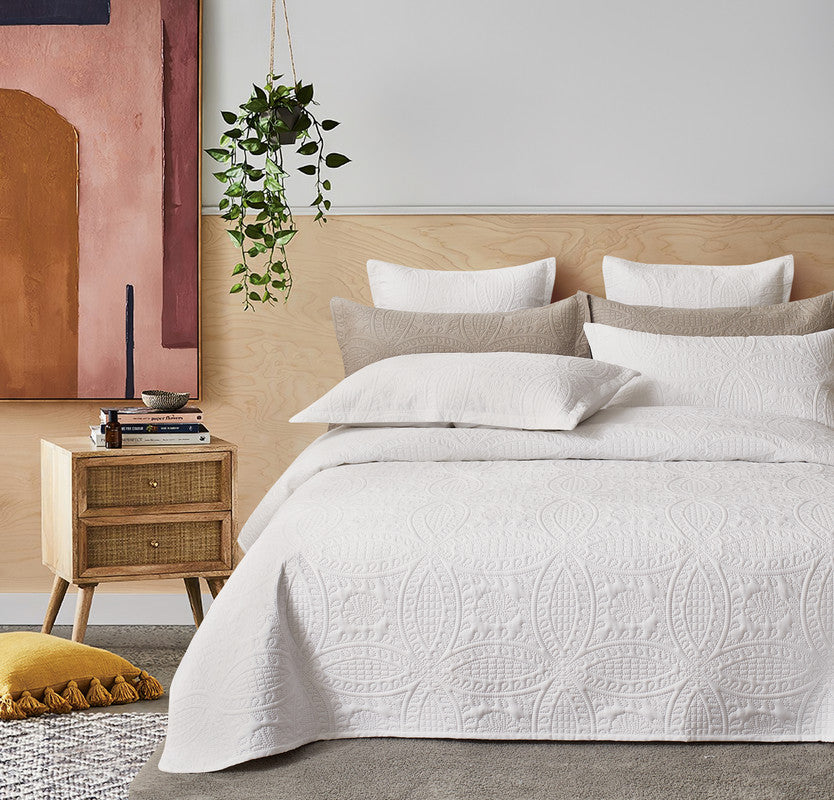 Lisbon Quilted 3 Pieces Embossed Coverlet Set-queen/double white