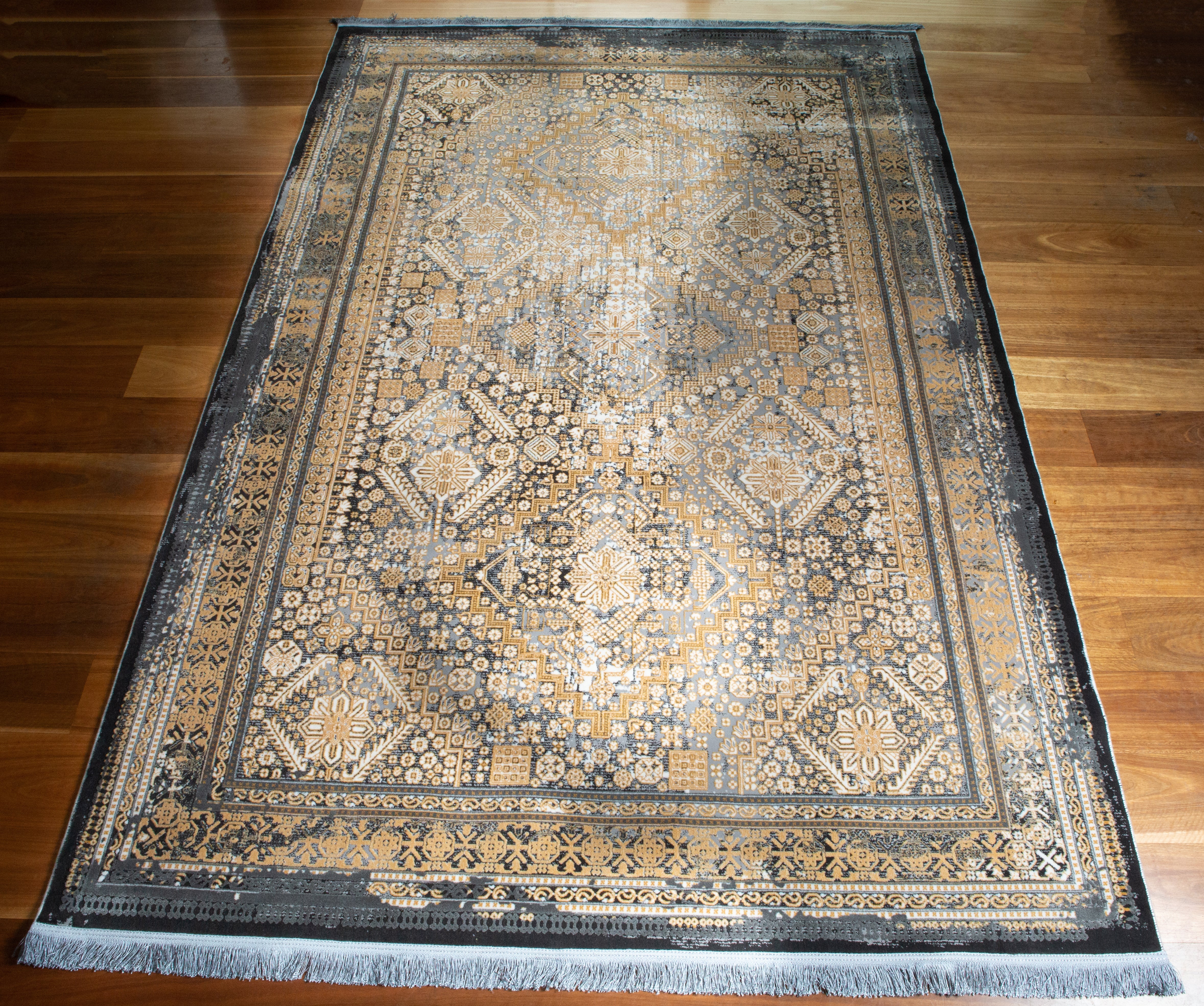 Persian Aphrodite Rug 1.6x2.3m